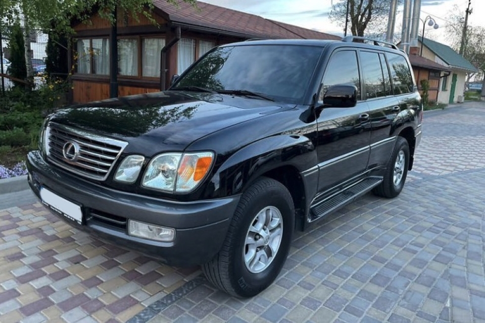 Lexus LX