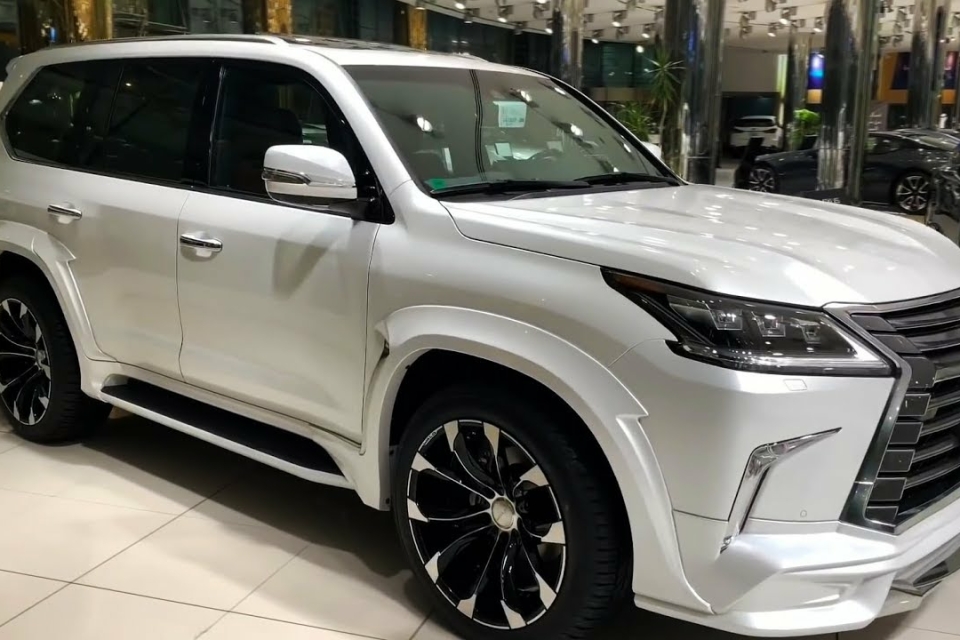 Lexus LX