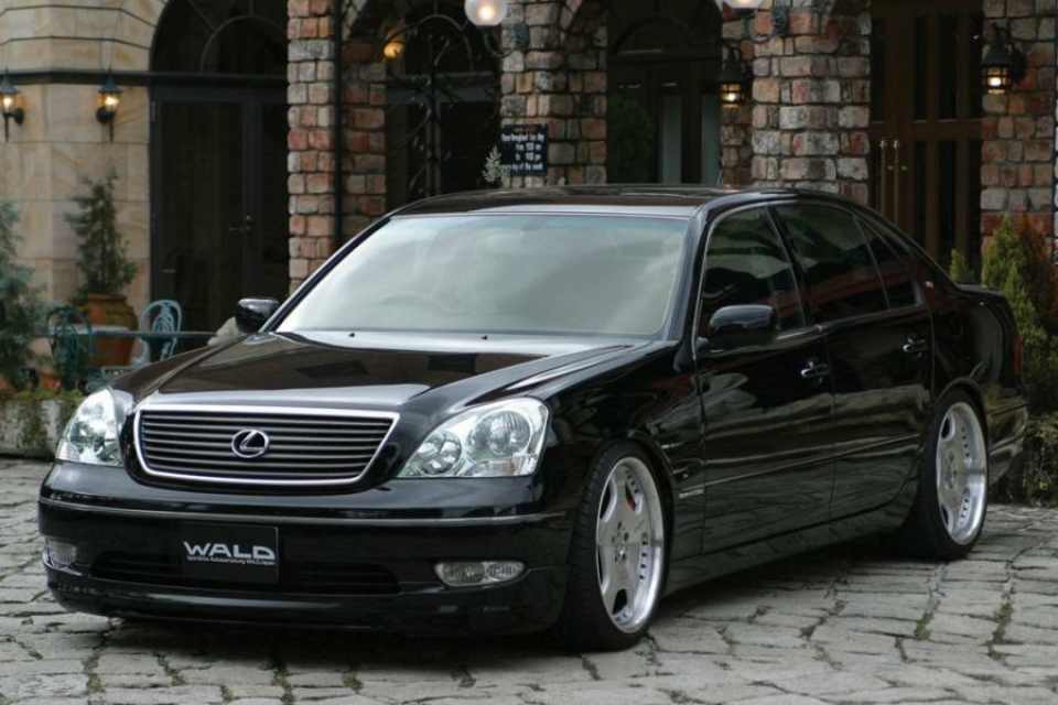 Lexus LS