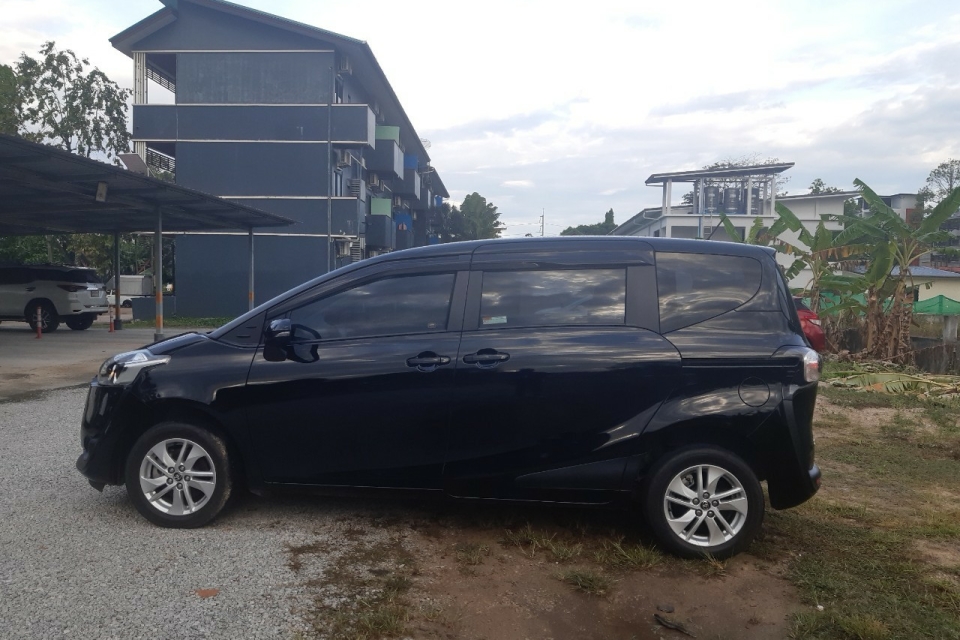 Toyota Sienta