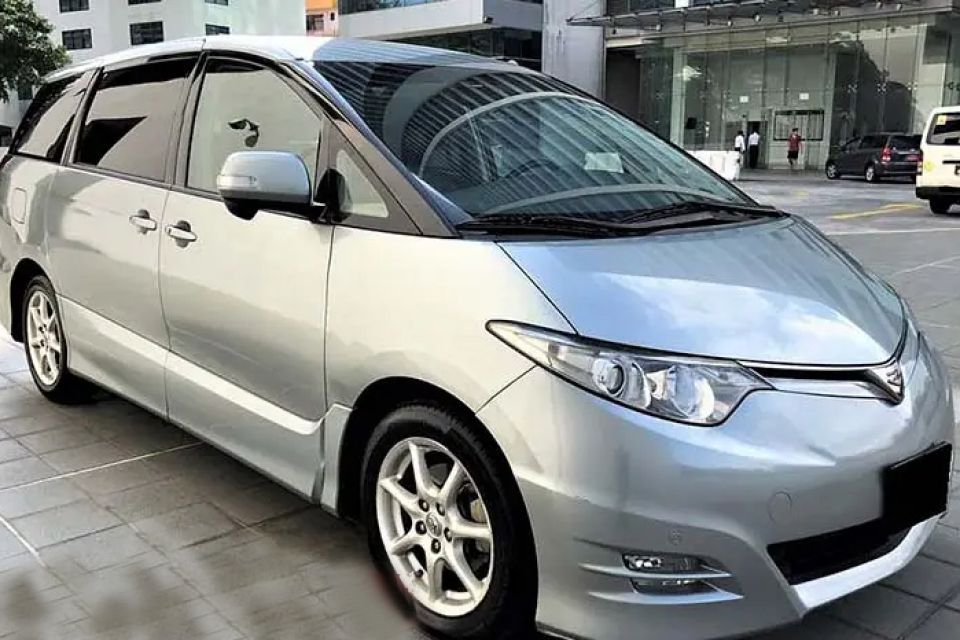 Toyota Estima