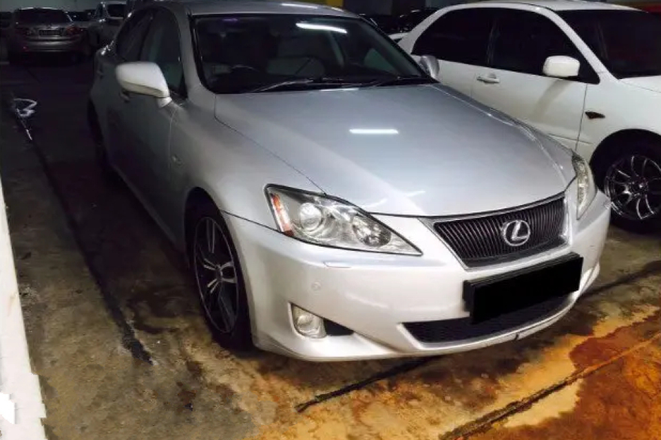 Lexus IS