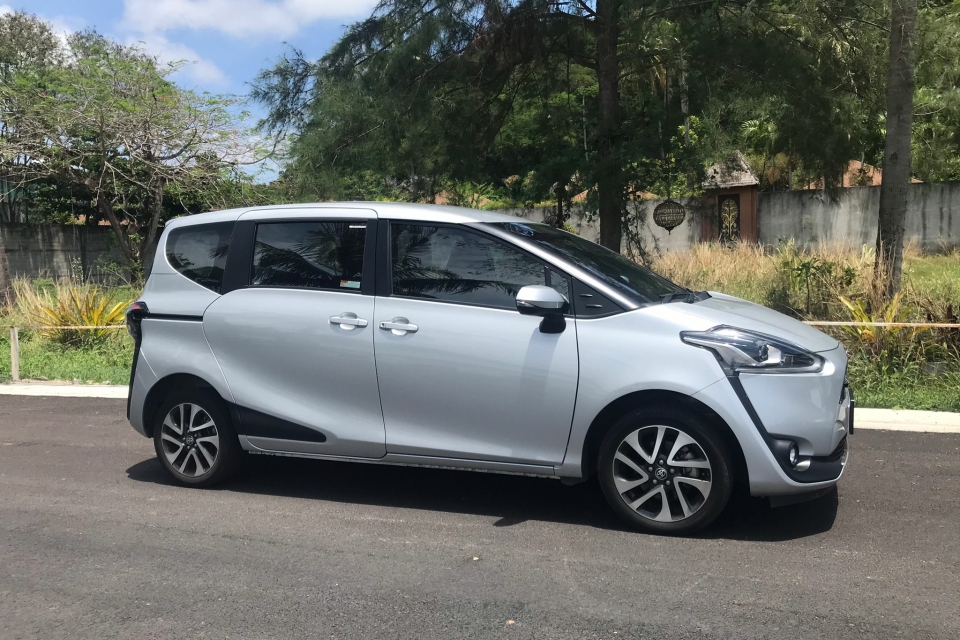 Toyota Sienta