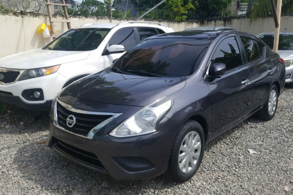 Nissan Versa