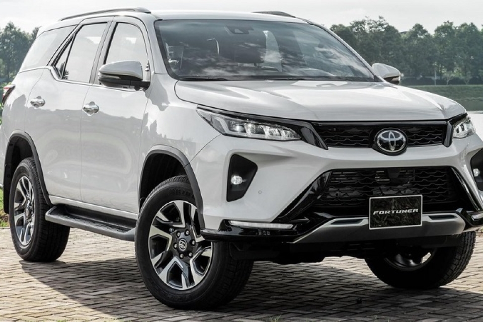 Toyota fortuner legender