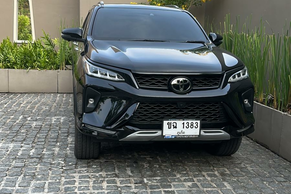 Toyota fortuner legender