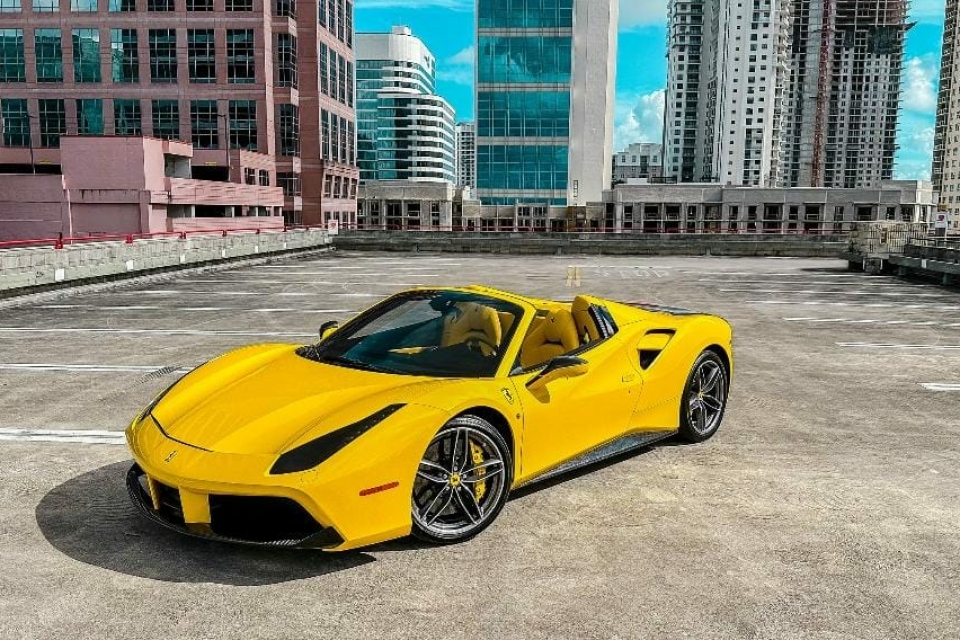 Ferrari 488 SPIDER