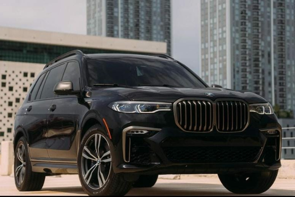 BMW X7