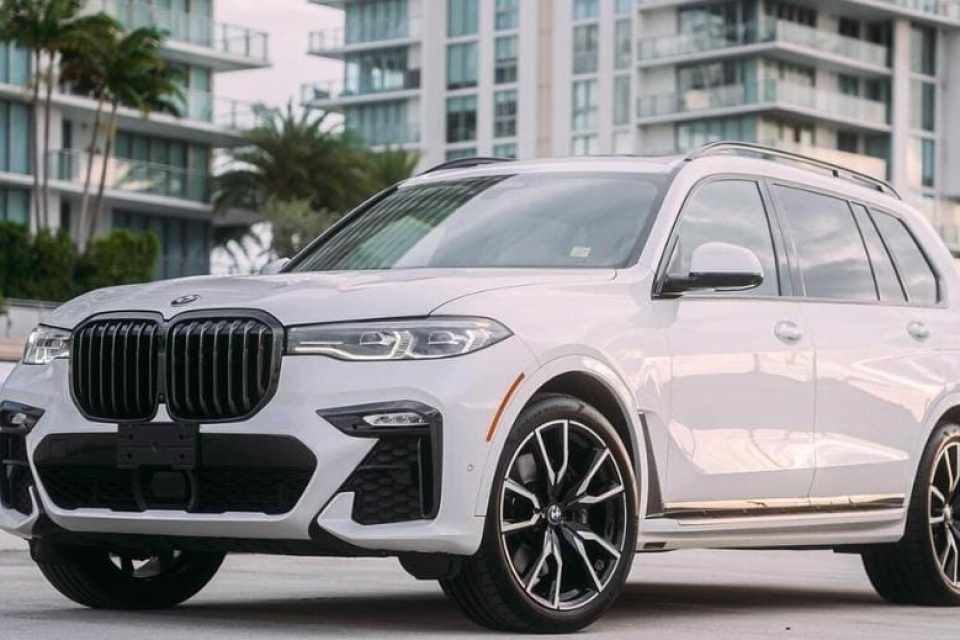 BMW X7