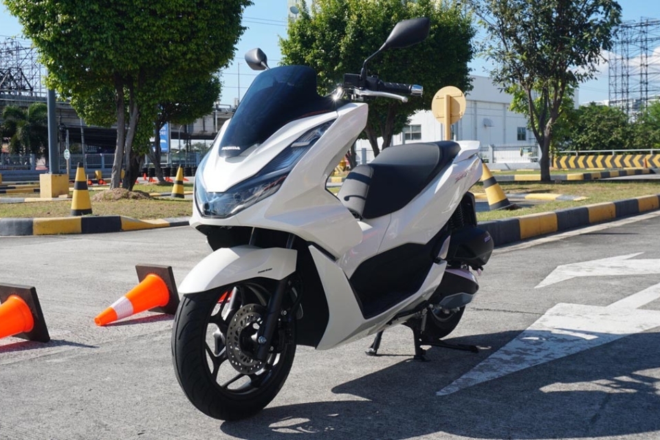 Honda PCX 150cc or similar