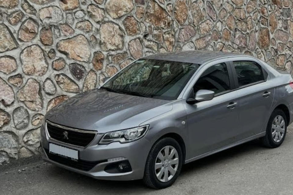 Peugeot 301 or similar