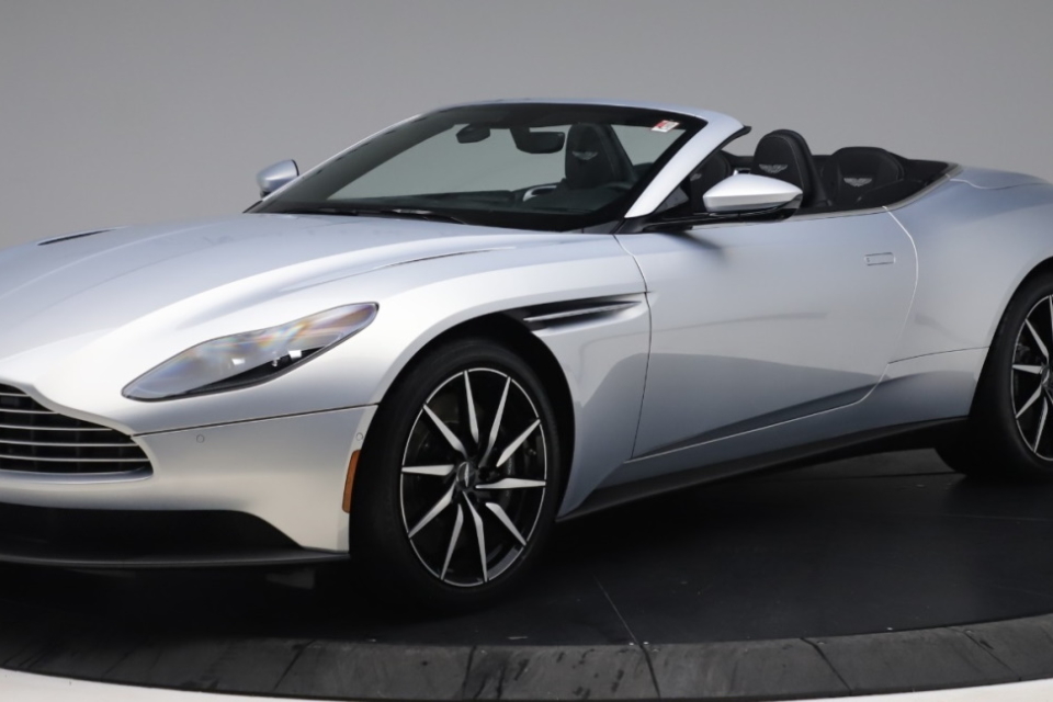 Aston Martin DB11