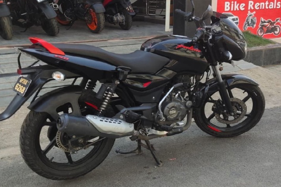 BAJAJ Pulsar