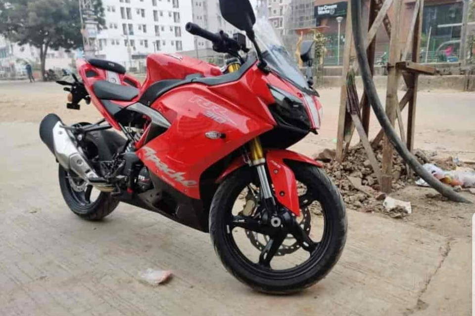 TVS Apache RTR 200 4V