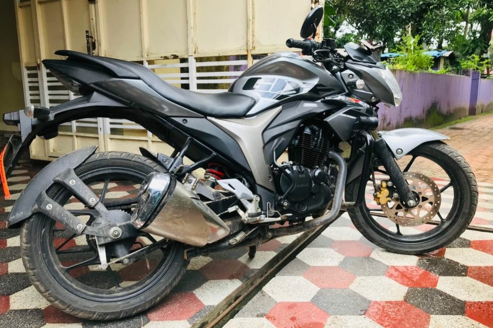 Suzuki Gixxer SF