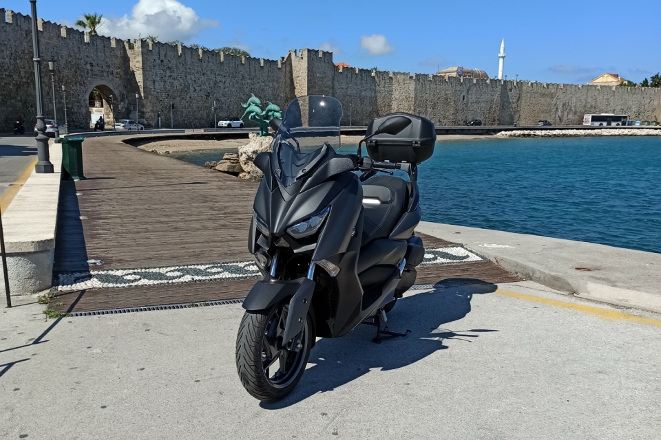 Yamaha X-Max 125