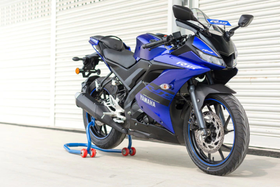 Yamaha YZF-R15 lc4v