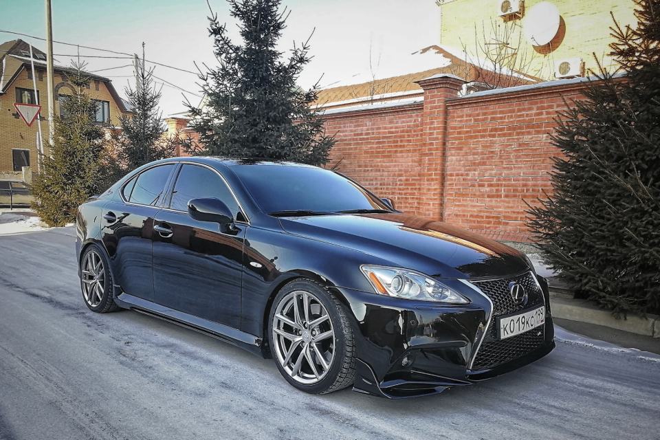 Lexus IS