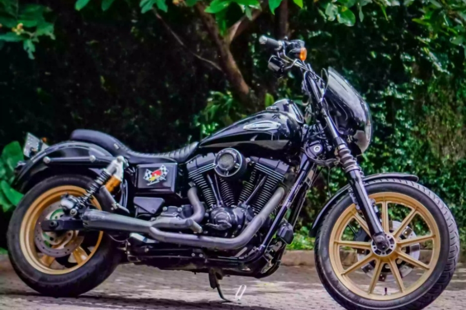 Harley-Davidson Dyna Super Glide